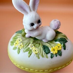 Vintage Easter Bunny Egg Trinket Box Dish Yellow Ceramic Matte Spring Decor 4”